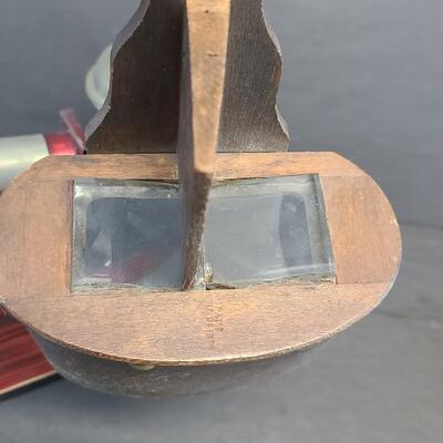 LOT 129: Vintage Stereoscope and Slide/Picture Viewer