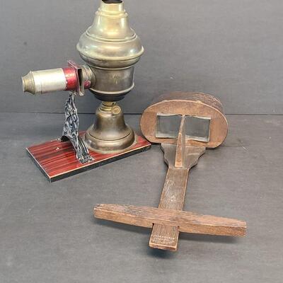 LOT 129: Vintage Stereoscope and Slide/Picture Viewer