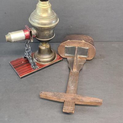 LOT 129: Vintage Stereoscope and Slide/Picture Viewer