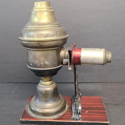 LOT 129: Vintage Stereoscope and Slide/Picture Viewer