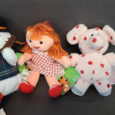 LOT:: Island of Misfits Toys plush lot