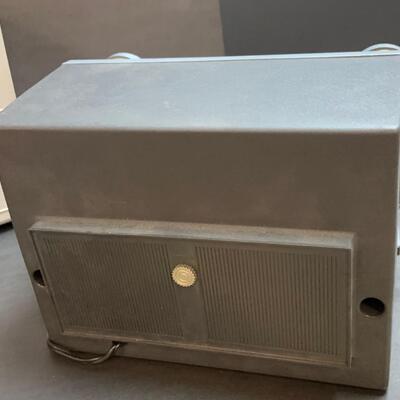 LOT:143: Bell& Howell 33m Movie Projector and Super8 Movie Film Editor
