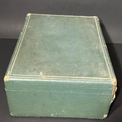 LOT 202: Flyers and Other 70s Hockey Memorabilia in Vintage Case