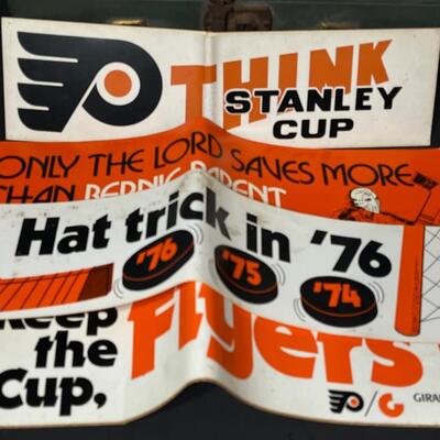 LOT 202: Flyers and Other 70s Hockey Memorabilia in Vintage Case