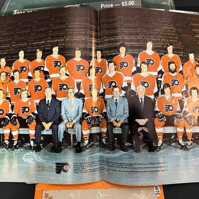 LOT 202: Flyers and Other 70s Hockey Memorabilia in Vintage Case