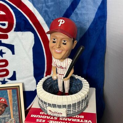 LOT 204: Philadelphia Phillies Memorabilia and Baseball Cards