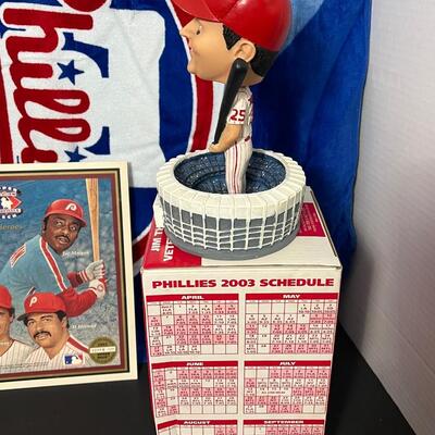 LOT 204: Philadelphia Phillies Memorabilia and Baseball Cards