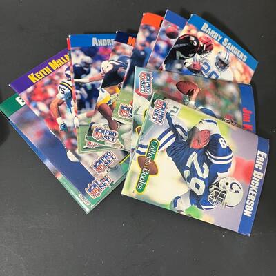 LOT 206: Collection of Football Cards - Mostly 1990s