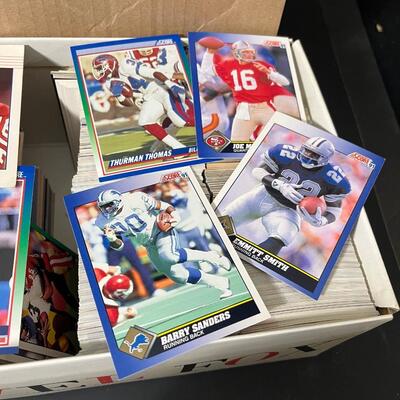 LOT 206: Collection of Football Cards - Mostly 1990s