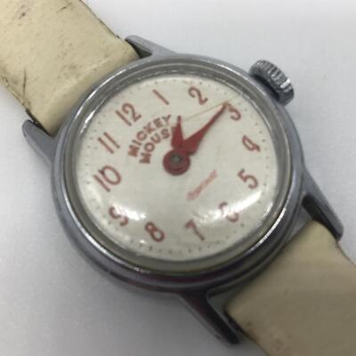 1960 Ingersol Mickey Mouse Mechanical Watch working