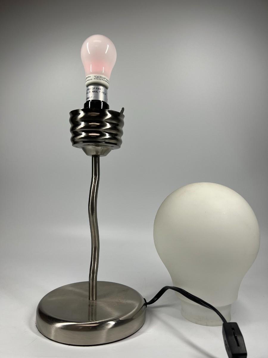 Giant light hotsell bulb table lamp
