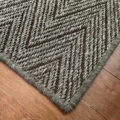 Crate & Barrel Area Rug