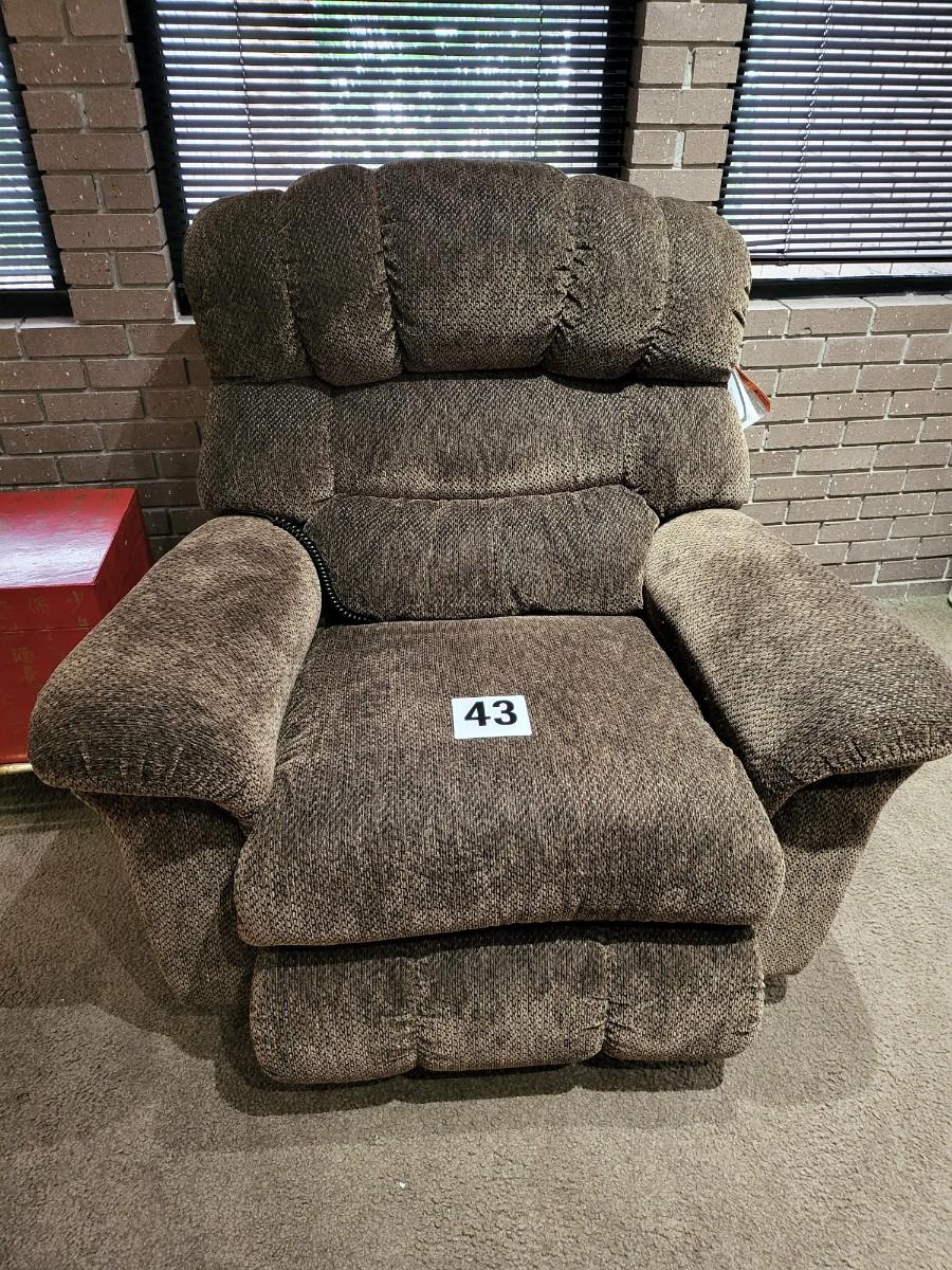 LaZBoy Power Recline XR Lot