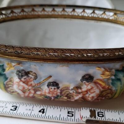 Capodimonte bowl with Lid, metal band around lid and metal finial