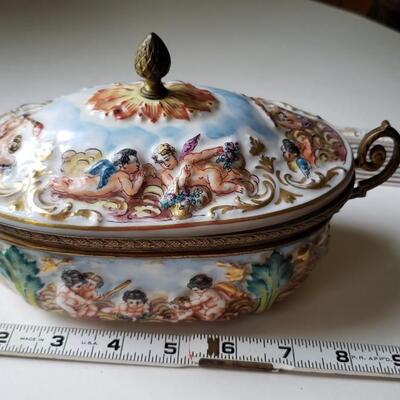 Capodimonte bowl with Lid, metal band around lid and metal finial