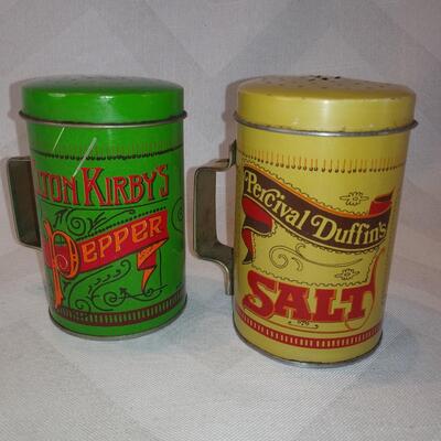 Vintage-Look Tin Salt and Pepper Shakers