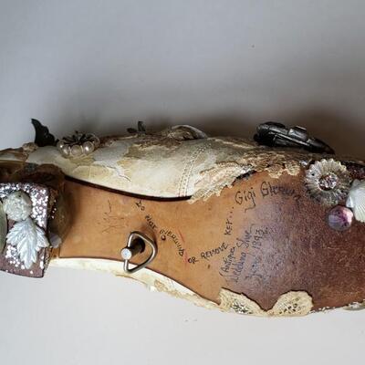 Music box shoe brooches art