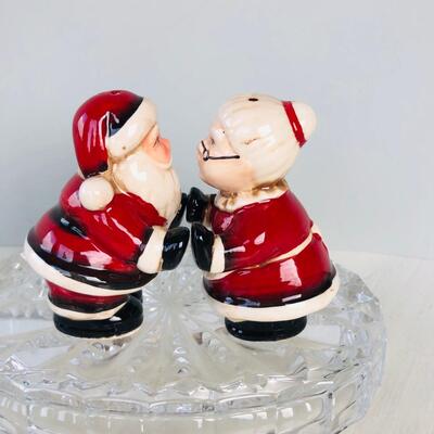 Santa & Mrs. Claus Salt & Pepper