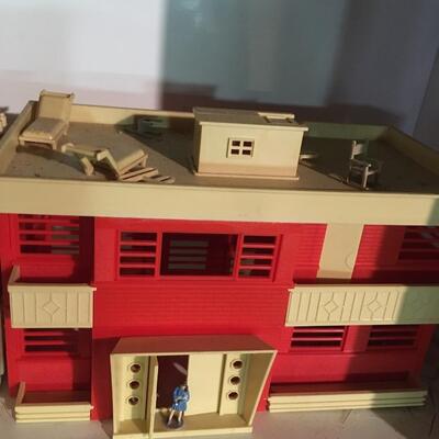 3 Vintage Train set buildings