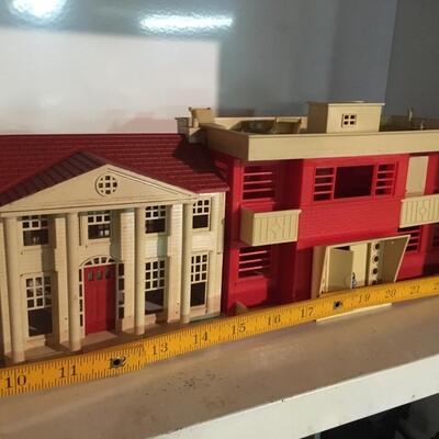 3 Vintage Train set buildings