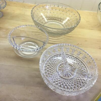 3 glass bowls
