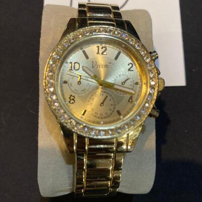 ACCUTIME WATCH WITH DIAMOND AND GOLD FACE - SR626SW STEEL CASE - 7 1/2" LONG