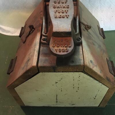 Vintage Griffen shoe shine box