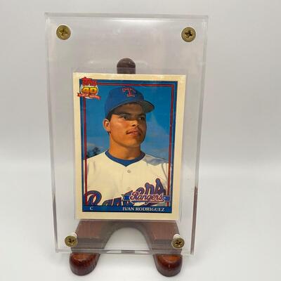 -55- Ivan Rodriguez | Topps Baseball Card