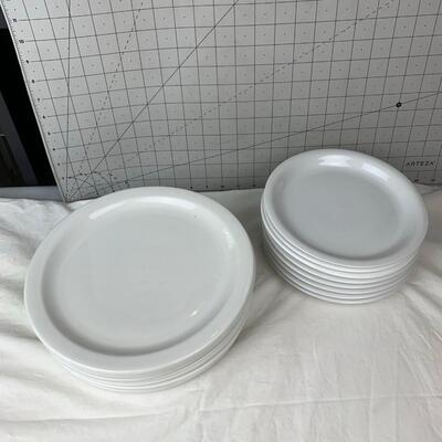 #112 White Mainstays Plates