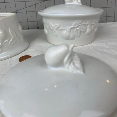 #114 Porcelain Fruit Dishes With Lids