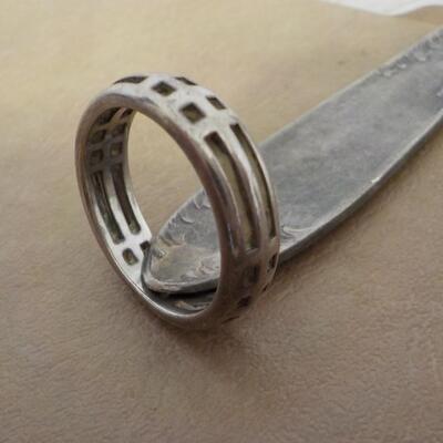 Sterling Silver wedding band style ring.