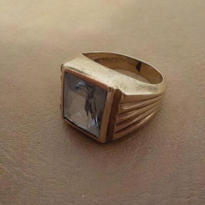 Men's 14k gold ring with citrine stone.
