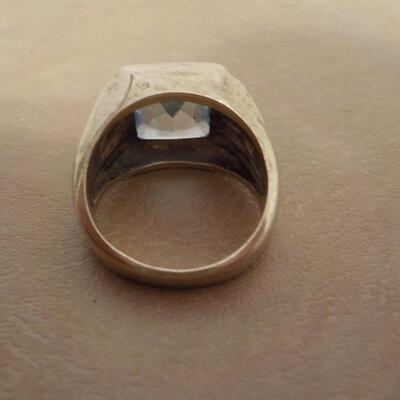 Men's 14k gold ring with citrine stone.