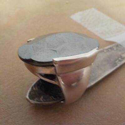 Sterling Silver Cut design black onyx stone.