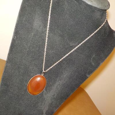 Sterling Silver  Citrine Quartz stone necklace.
