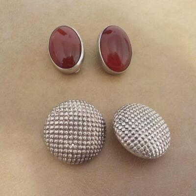 2 sets sterling silver of clip on rings.