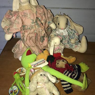 Boyd's Bear, Bunnies, Pooh   & Kermit