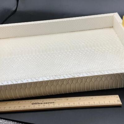White snake serving tray, Rock on!