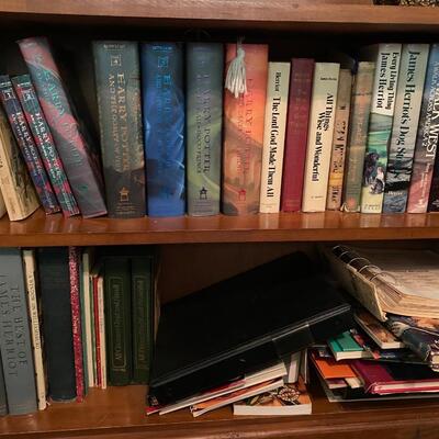 Book Shelf w/ Contents Lot