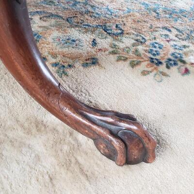 Oval dining room table, with leaves, claw feet