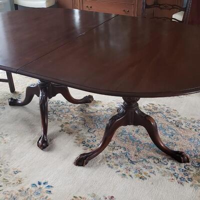Oval dining room table, with leaves, claw feet