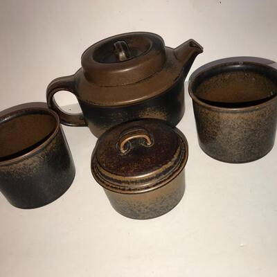 Retired, Arabia  set of tea pot with diffuser  , creamer , sugar and mugs - bowls 10 pieces