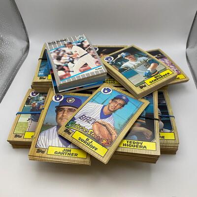 -100- Brewers Baseball | Box Of Cards