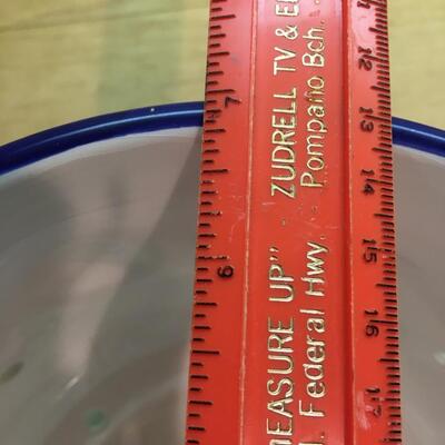 Strawberry bowl and ceramic watering can