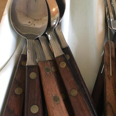 Washington Forge stainless Flatware set