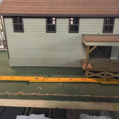 Farm supply building Train set