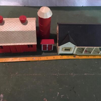 Farm buildings for Train Set