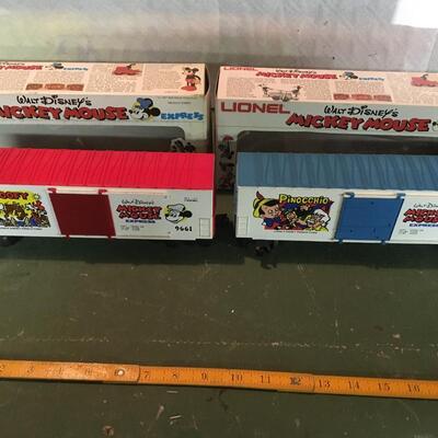 Lionel O Scale Trains 2 cars Goofy and Pinocchio Mickey Express with boxes