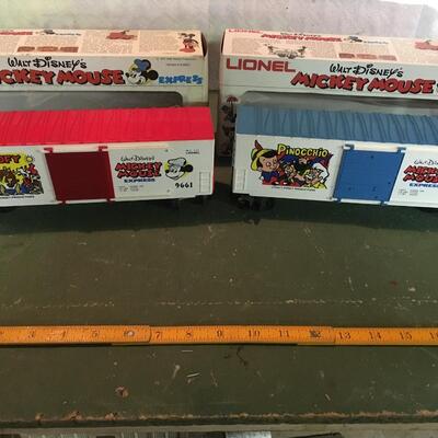 Lionel O Scale Trains 2 cars Goofy and Pinocchio Mickey Express with boxes