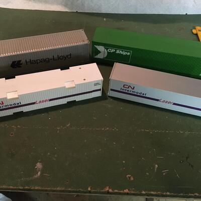 4 Plastic freight train O Scale